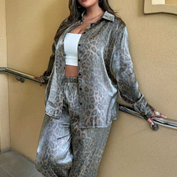 Leopard Print Women's 2 Piece Set 1X - Picture 6 of 7